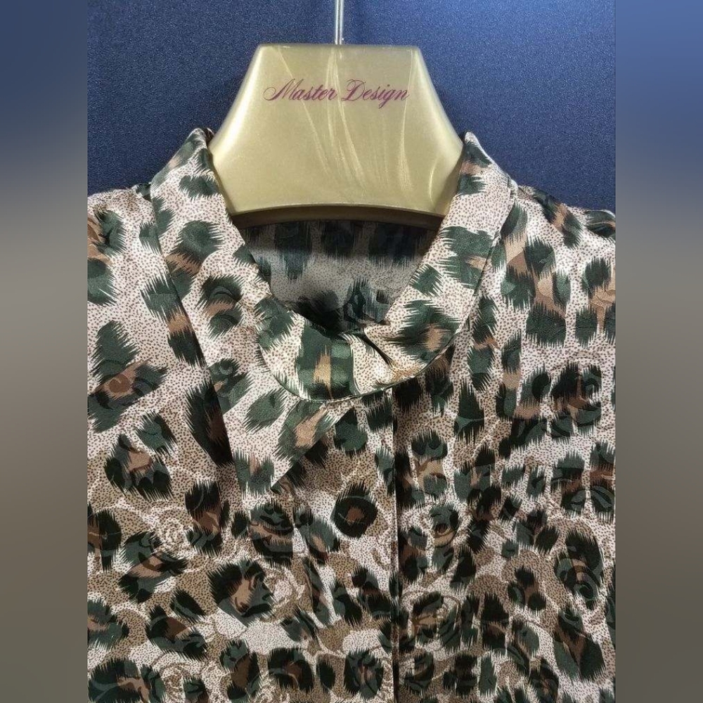 Woman's blouse